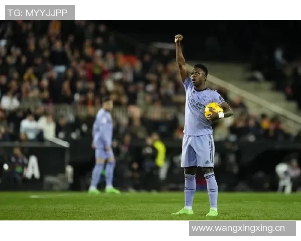 维尼修斯金球失利背后:核心地位被动摇排名骤降14位的深层原因