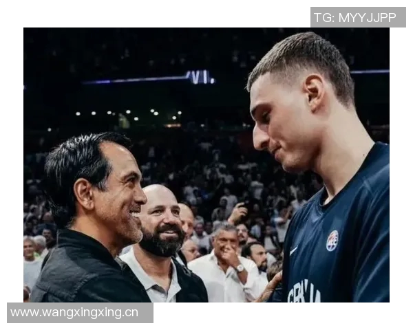 约维奇四年合同总值6240万第一年薪资1620万中间两年略微调整